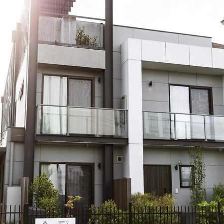 Timber Door Luxury Accommodation Джилонг Екстериор снимка
