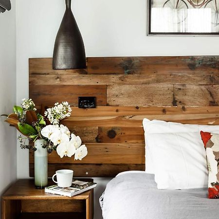 Timber Door Luxury Accommodation Джилонг Екстериор снимка